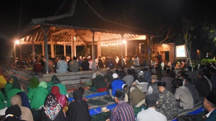 Relawan Capres AMIN di Solo Raya: Bersatu untuk Masyarakat Perubahan Relawan Capres AMIN di Solo Raya: Bersatu untuk Masyarakat Perubahan