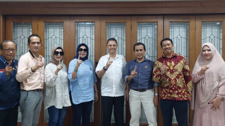 Setelah bertemu Capres Anies, Gernas IG beraudiensi dengan Kapten Timnas Setelah bertemu Capres Anies, Gernas IG beraudiensi dengan Kapten Timnas