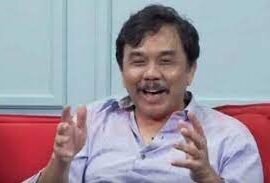 Di bawah Lindungan Peking vs. Di bawah Lindungan K